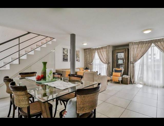 2 BEDROOM TOWNHOUSE FOR SALE IN OAKDENE